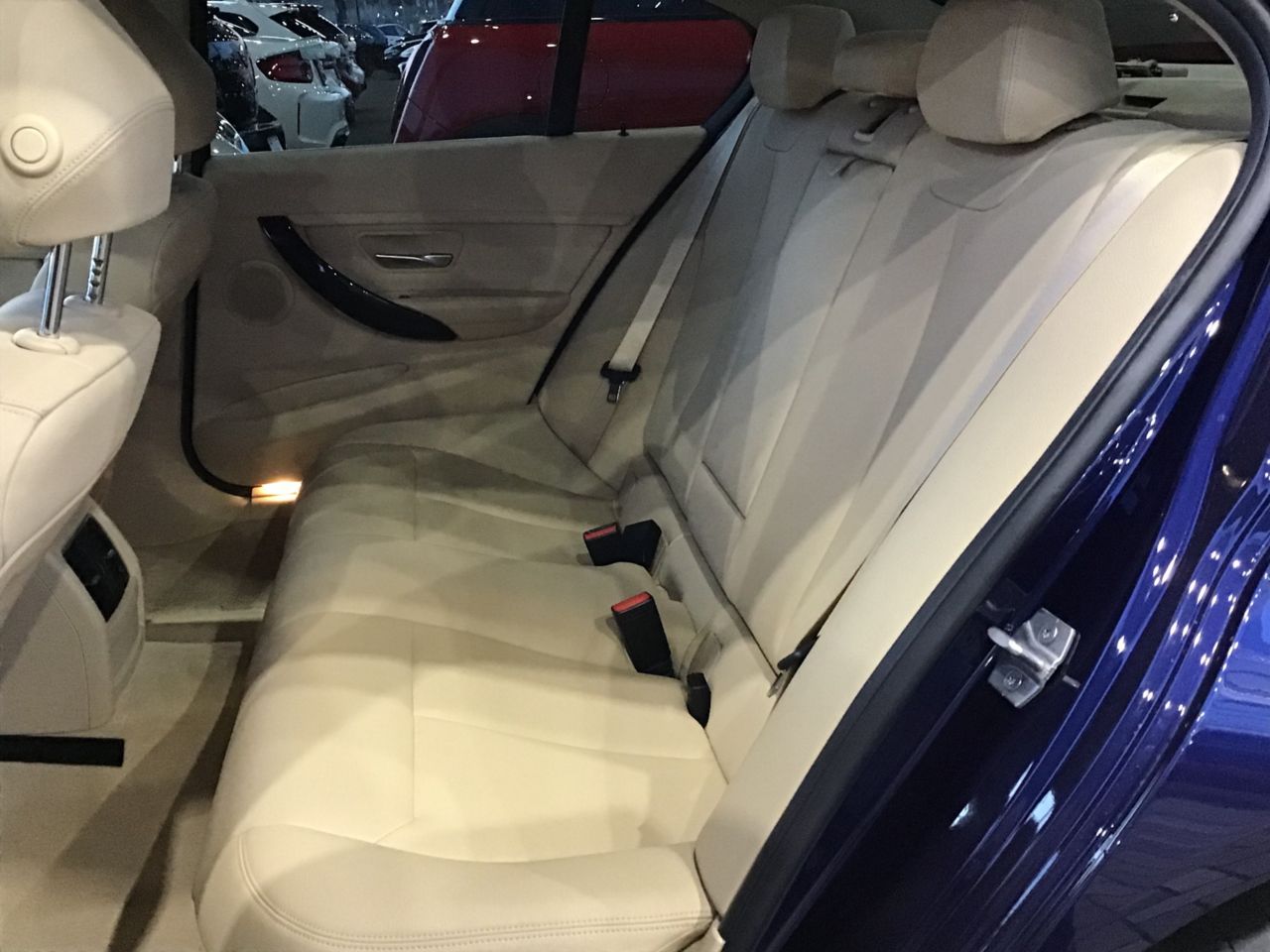 318I SEDAN RHD