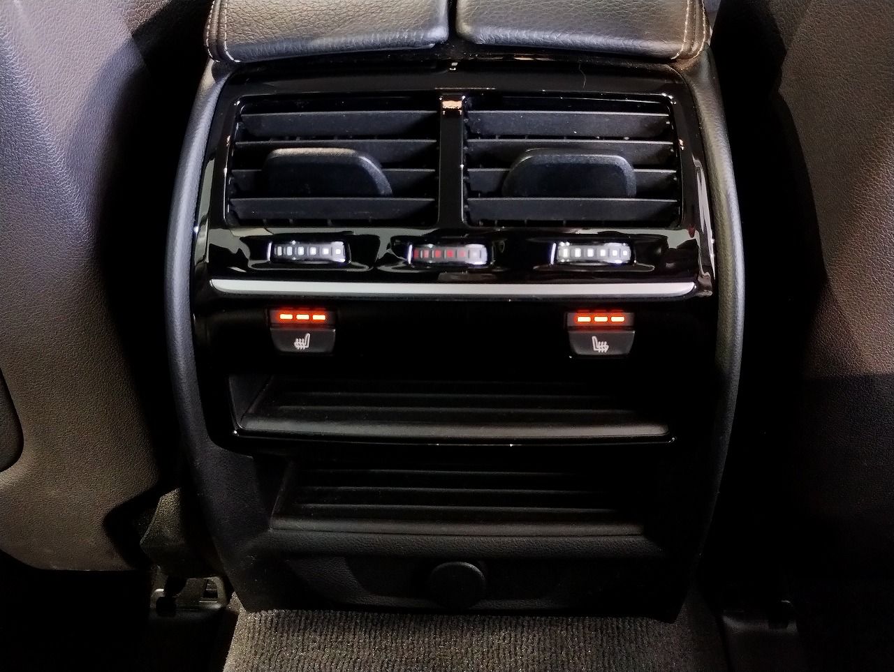 523I