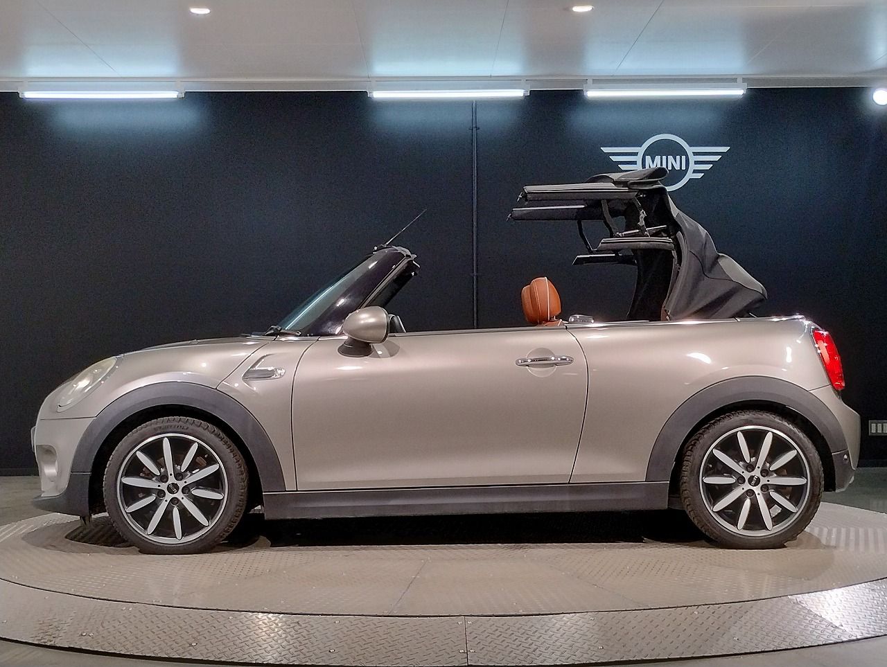 MINI CONVERTIBLE COOPER