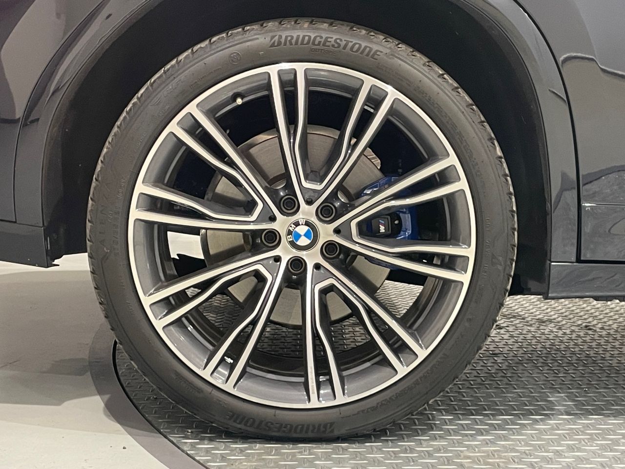 G02 X4 M40i RHD LCI