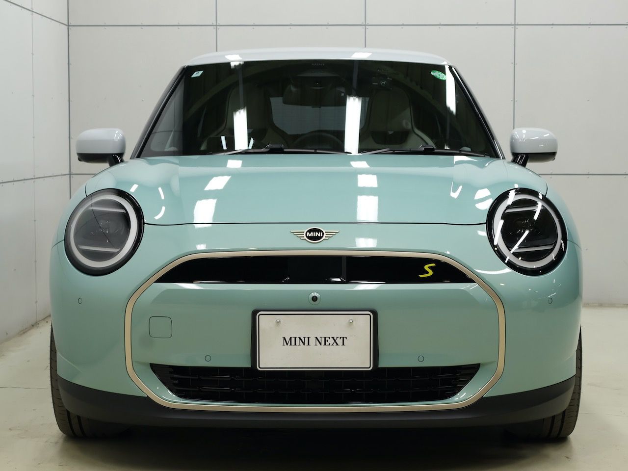 J01 MINI Cooper SE