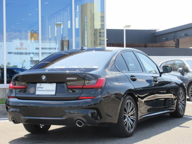 320i Sedan RHD