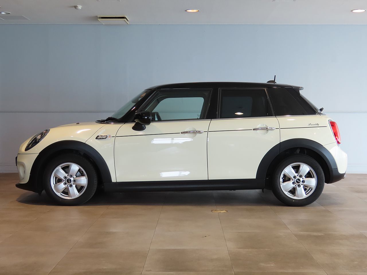 MINI F55 Cooper D 5dr Hatch LCI