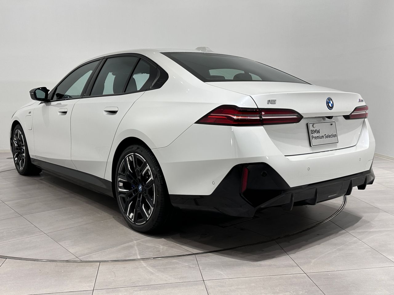 BMW i5 M60 xDrive Sedan RHD