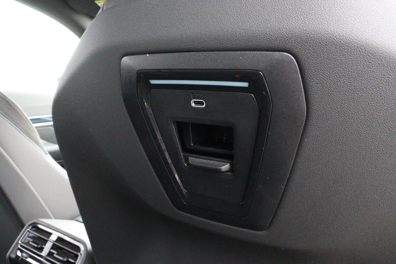 BMW i5 eDrive40 M Sport RHD