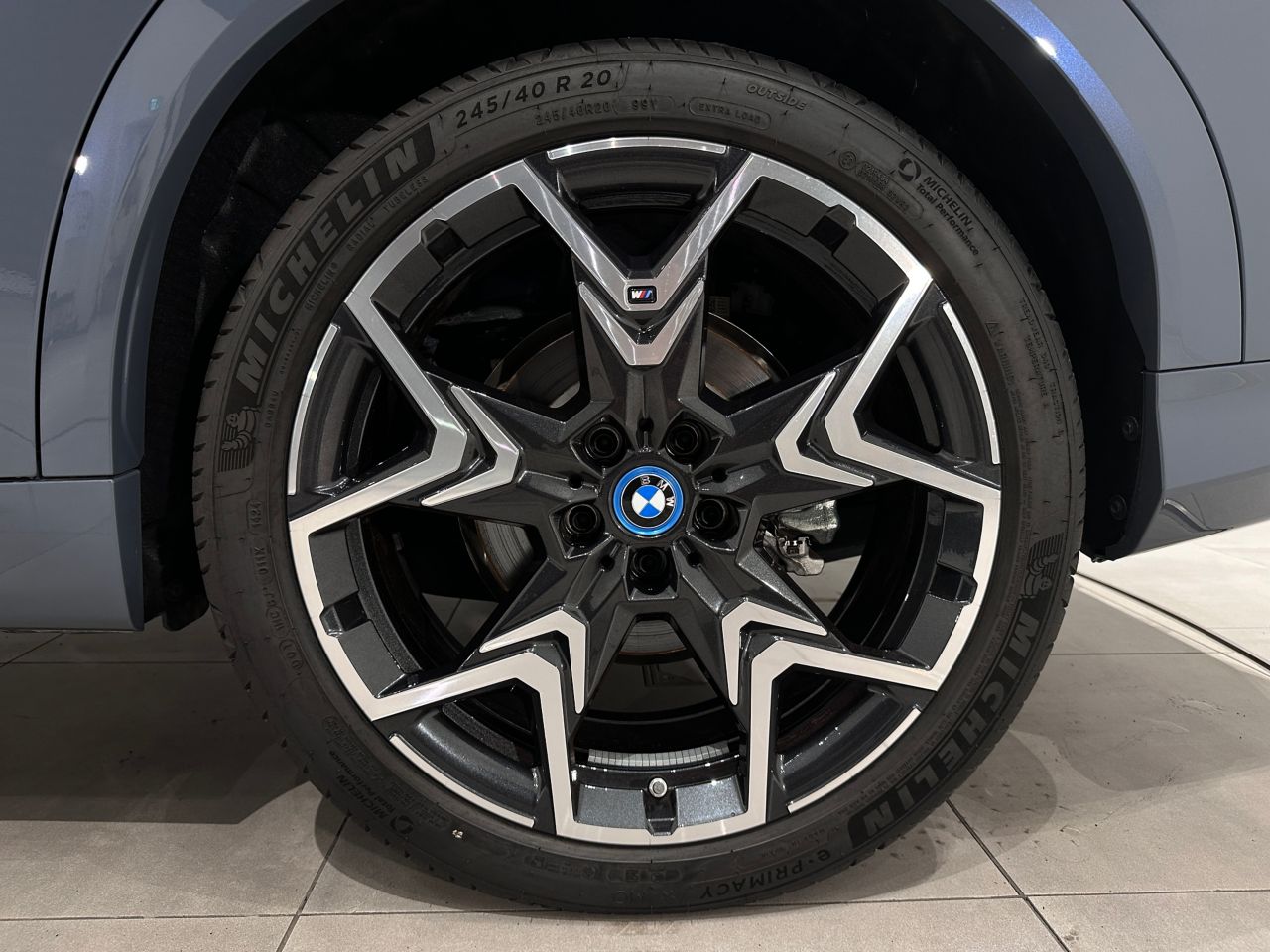 iX2 xDrive30 MSP