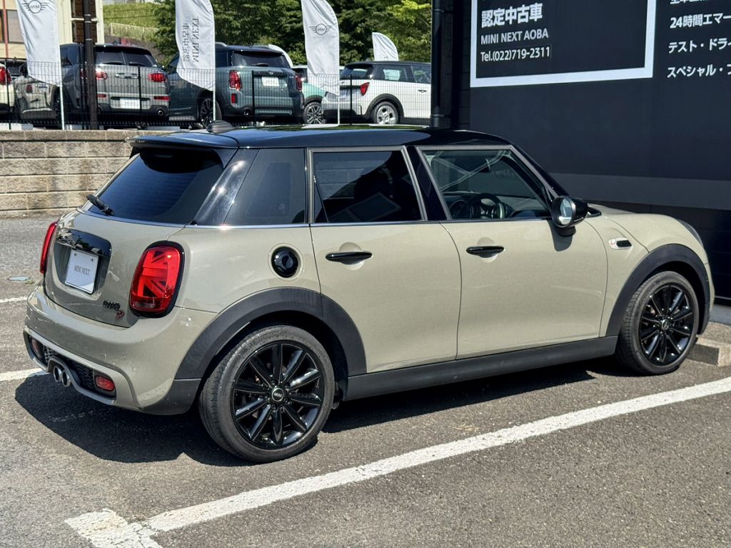F55 COOPER S D(AT)