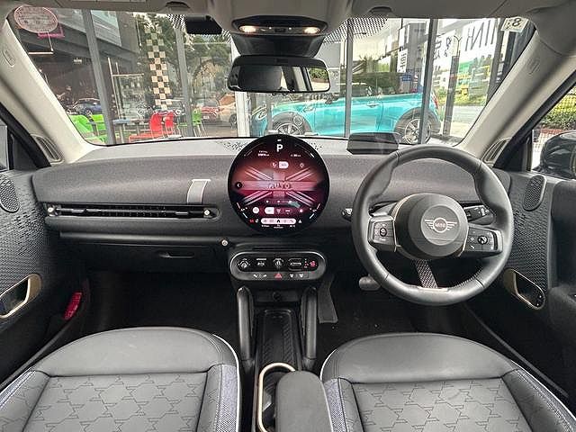 J01 MINI Cooper E