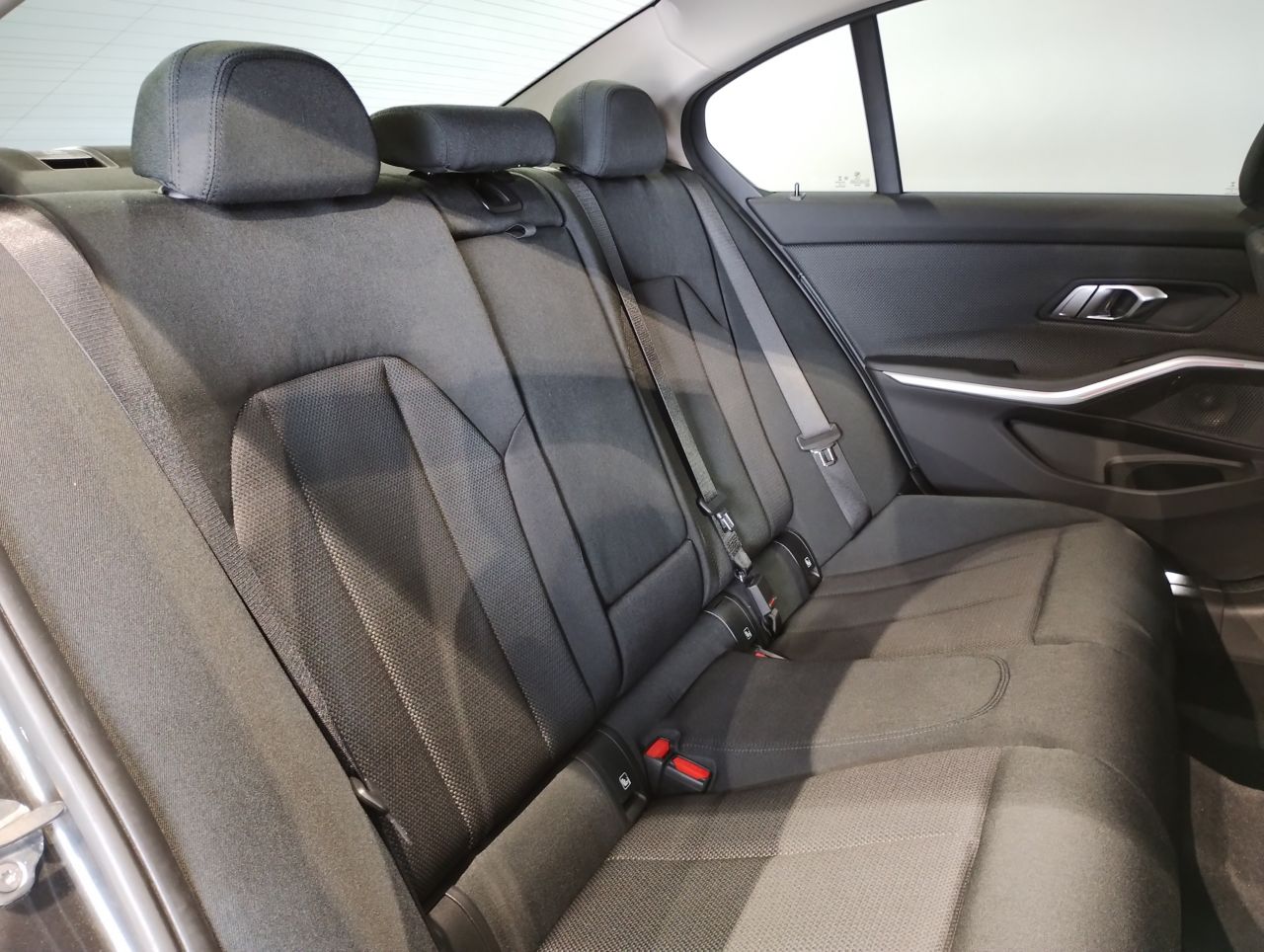 G20 320d xDrive RHD Saloon