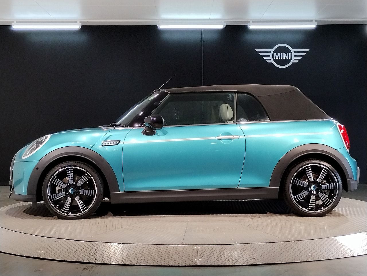 MINI Cooper S Convertible RHD