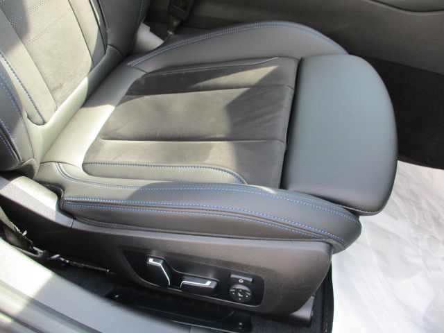 320d xDrive Berline RHD
