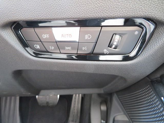 320d xDrive Berline RHD