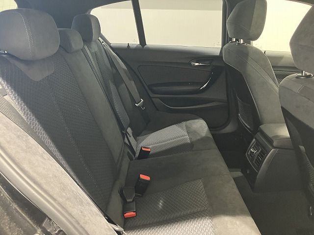 118D 5DOOR RHD