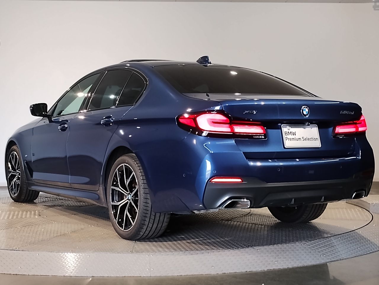 520d xDrive Sedan RHD