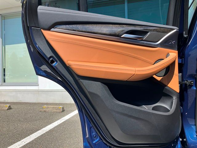 X4 M40i RHD