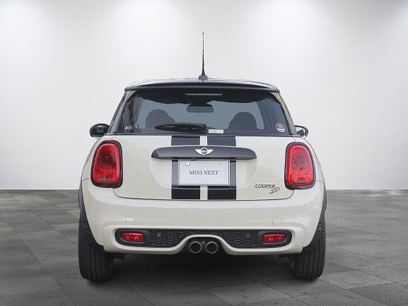 F56 COOPER S D(AT)