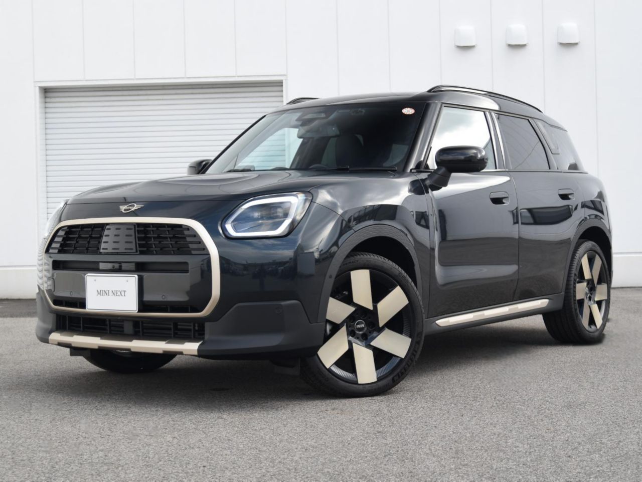 THE NEW MINI COUNTRYMAN D