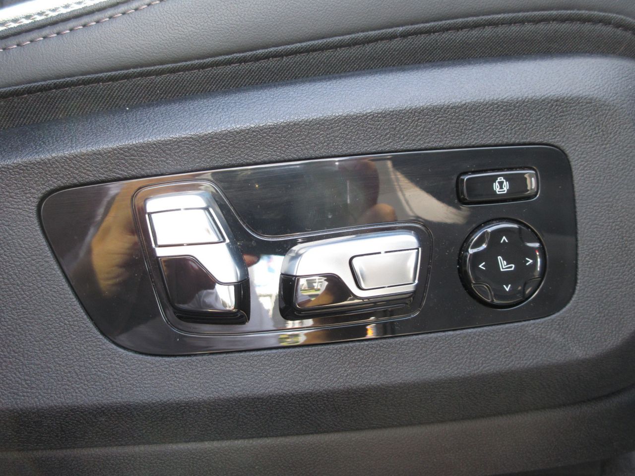 X6 xDrive30d M Sport RHD