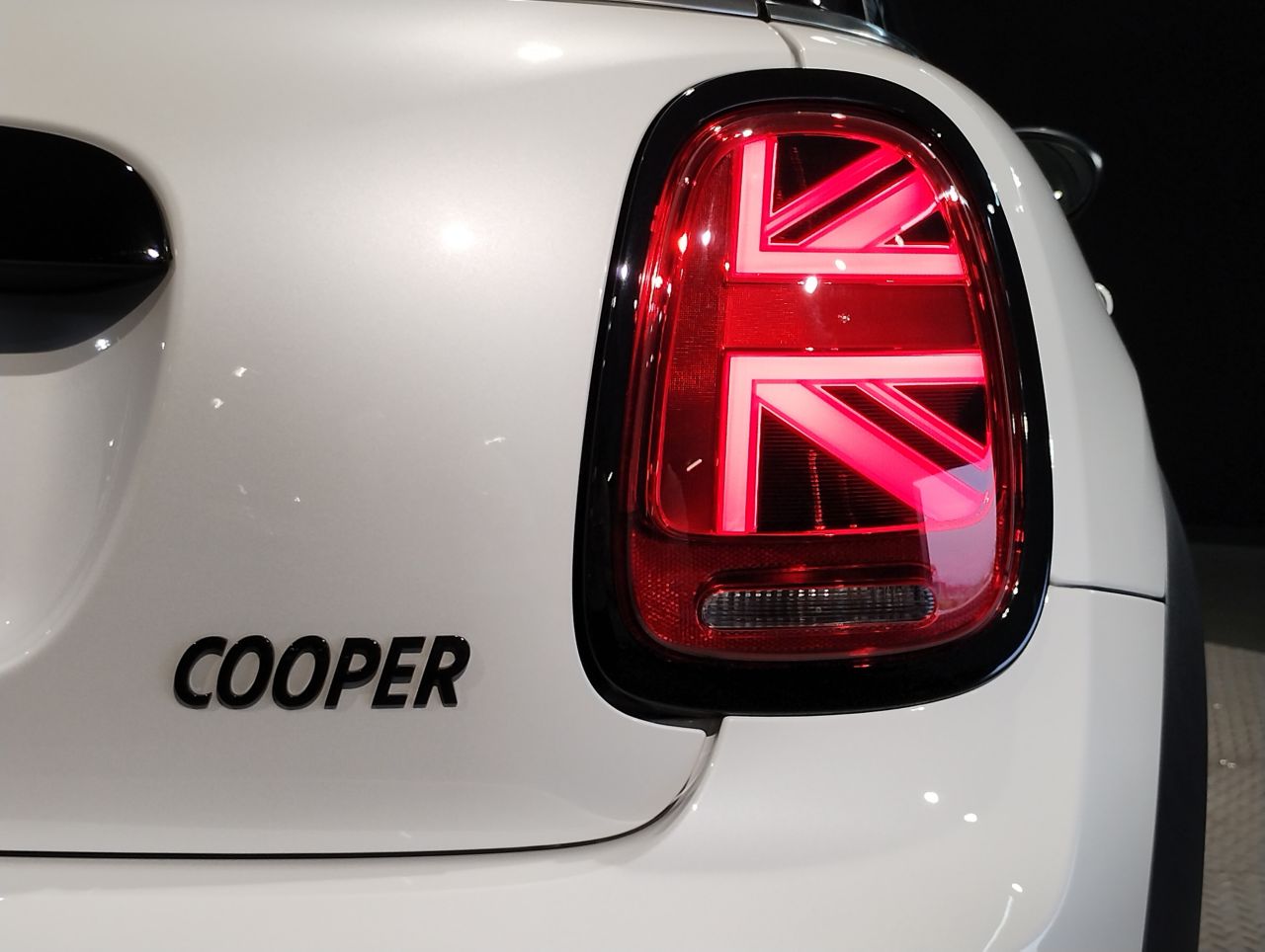 MINI Cooper F56 RHD