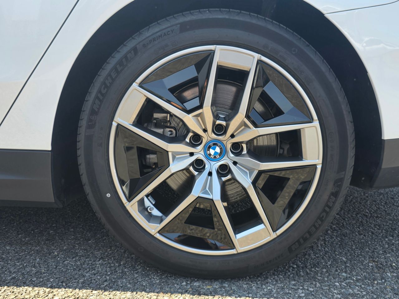 BMW i5 eDrive40 Sedan RHD