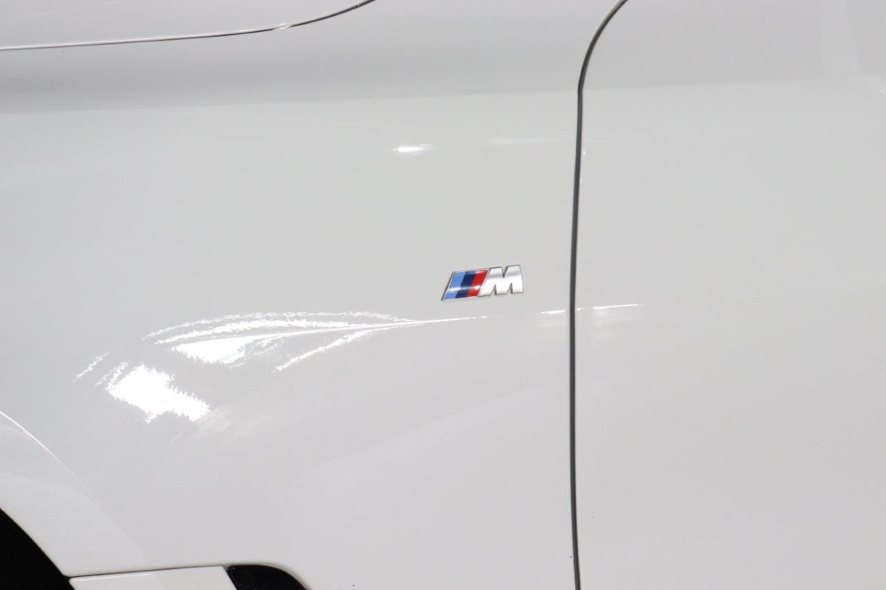 G** ***i G*** C**** ***