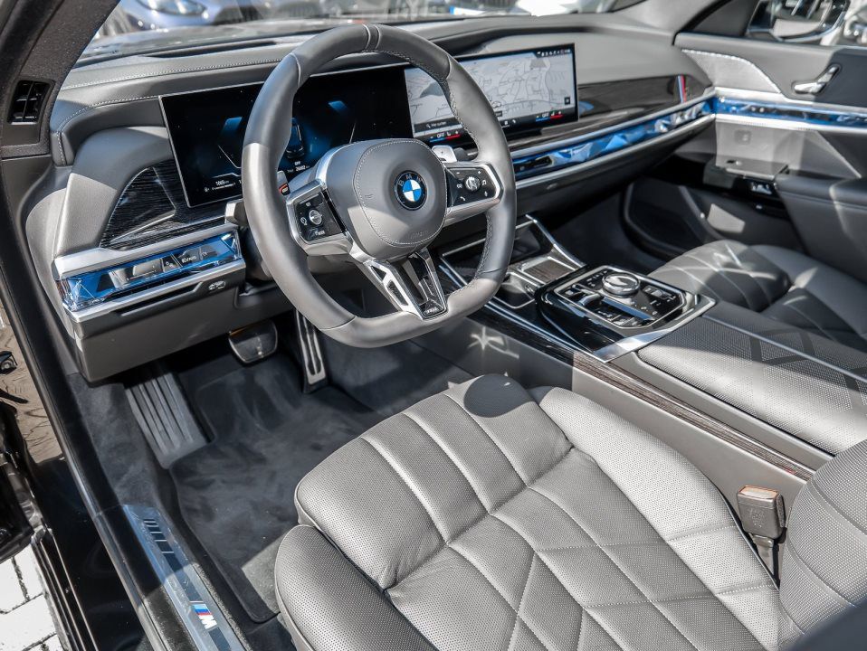 BMW 740