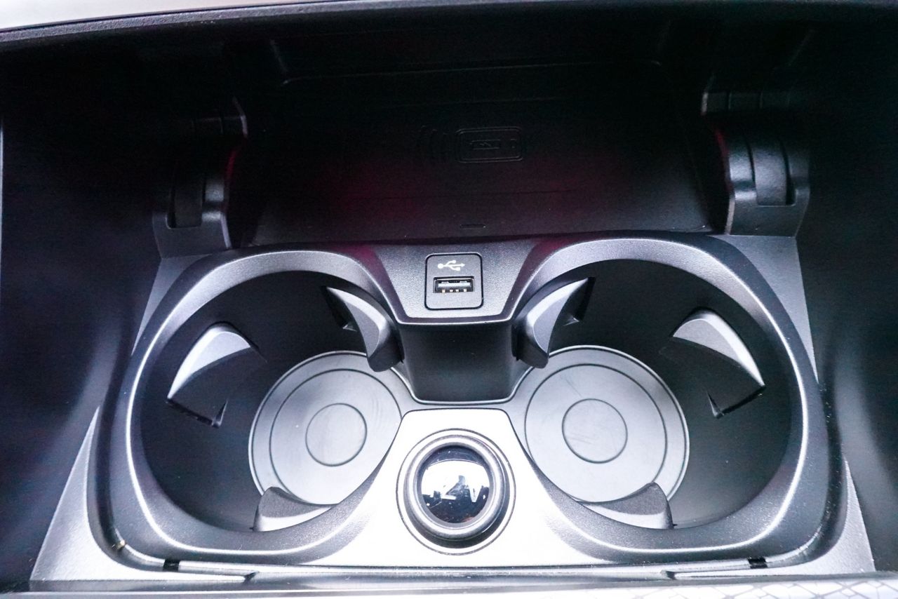 320d xDrive Berline RHD