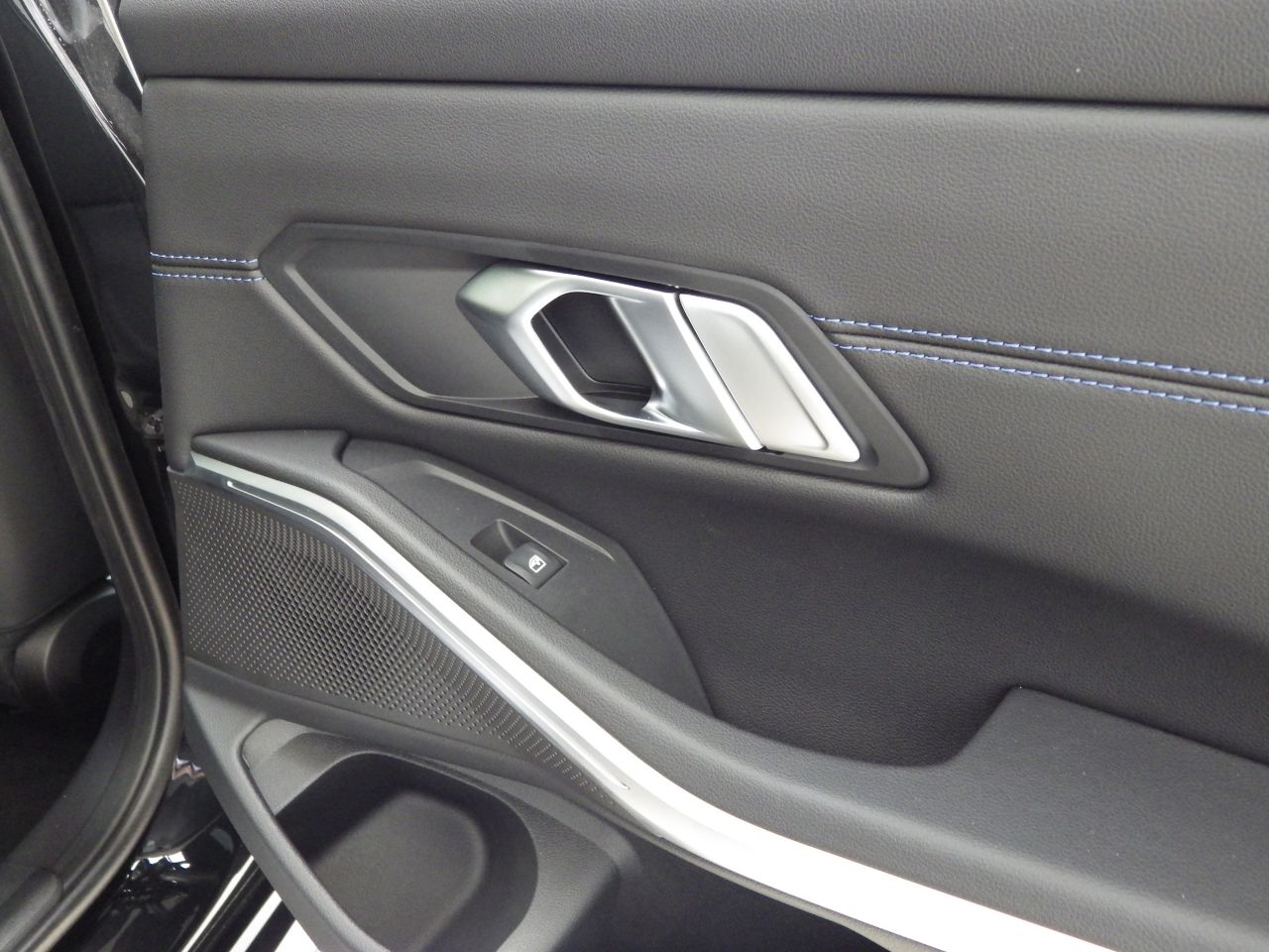 G20 320i Saloon LCI RHD MX