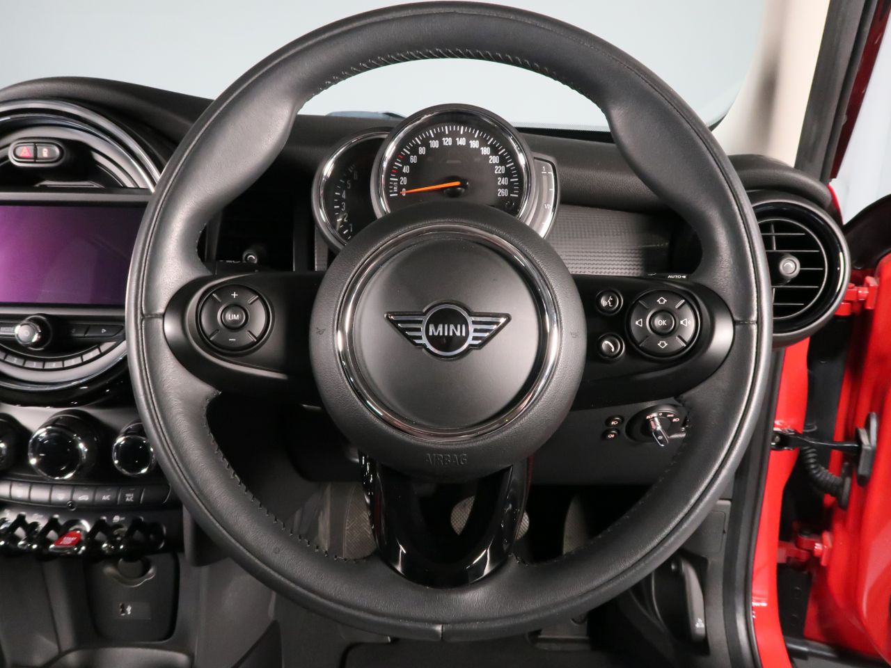 F55 MINI Cooper 5-Door Hatch LCI