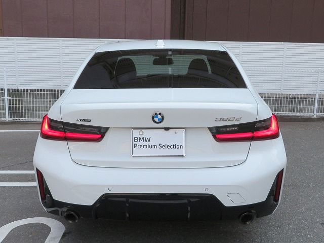 320d xDrive Berline RHD