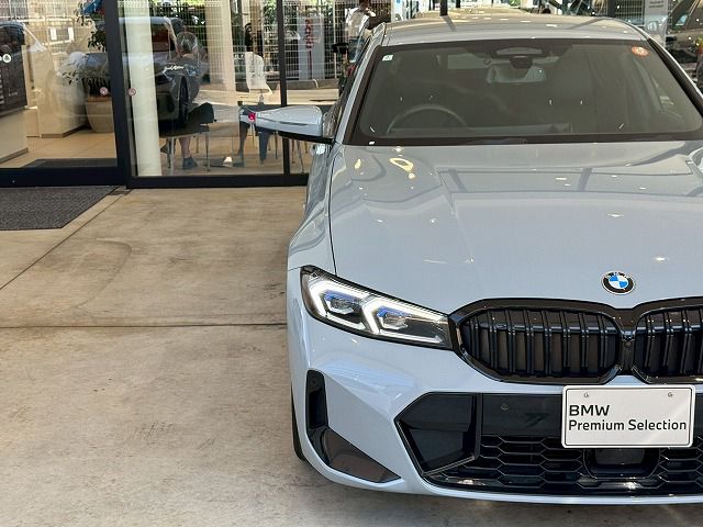 320d xDrive Berline RHD