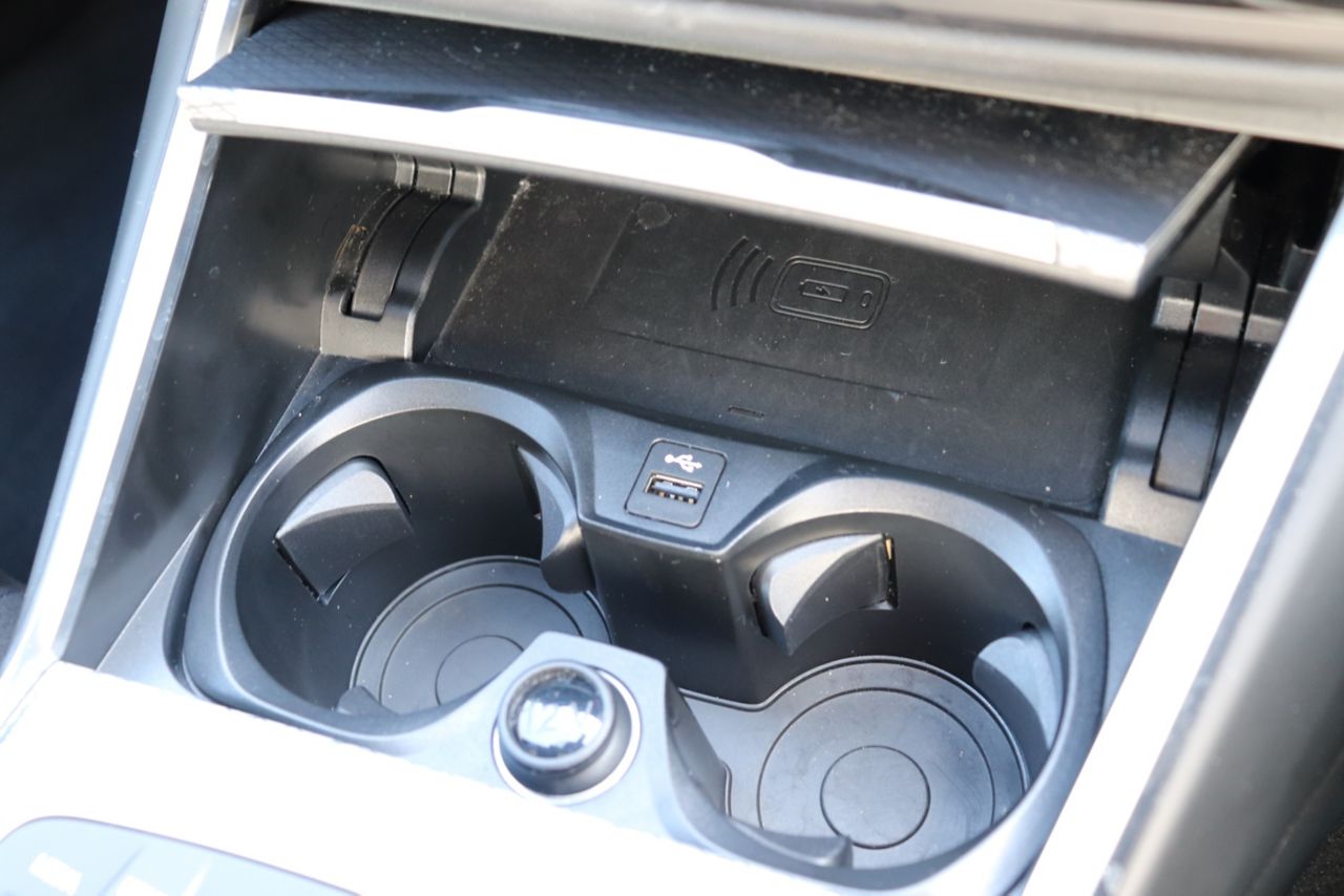 320d xDrive Berline RHD