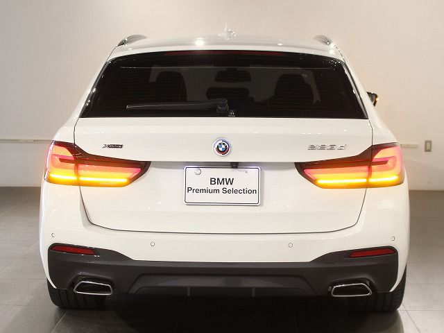 520d xDrive Touring RHD