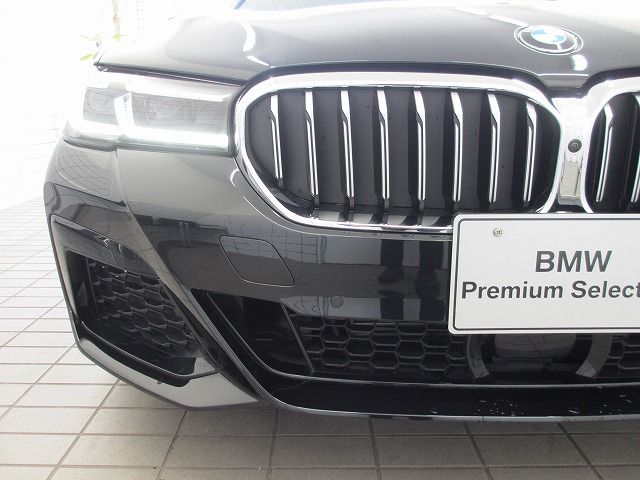 520d xDrive Sedan RHD