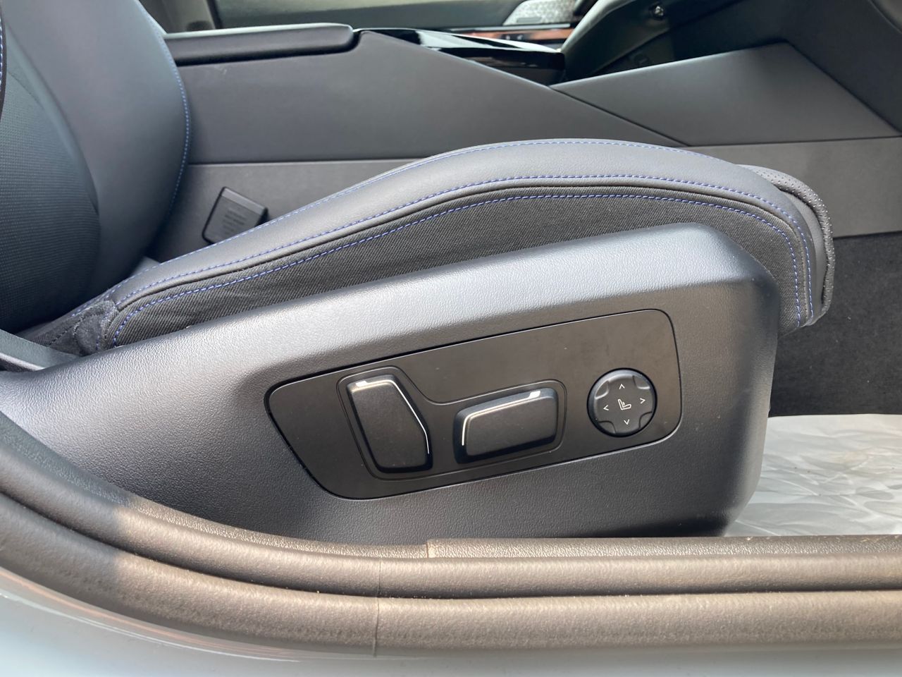 BMW i5 eDrive40 Sedan RHD