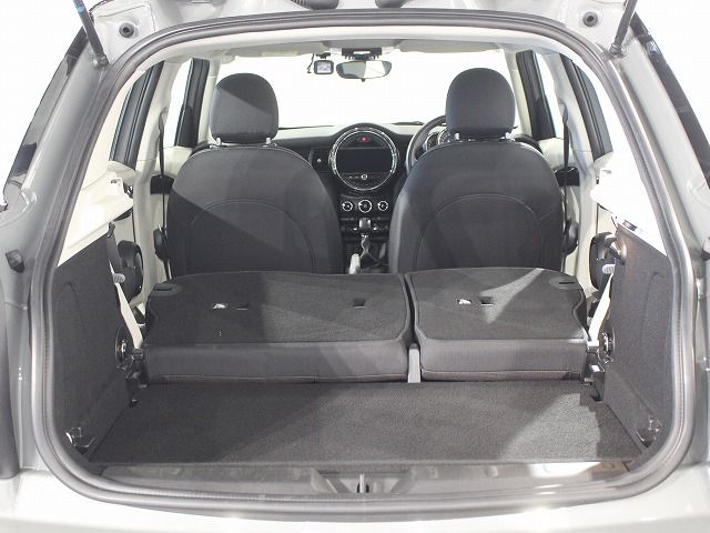 F55 COOPER D (AT)