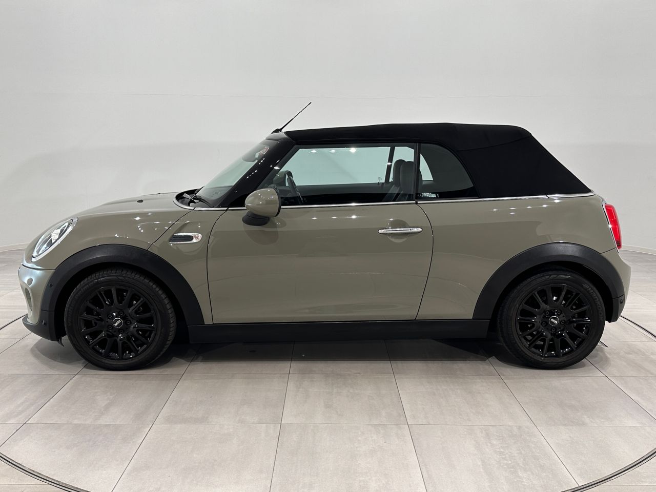 F57 MINI Cooper Convertible LCI