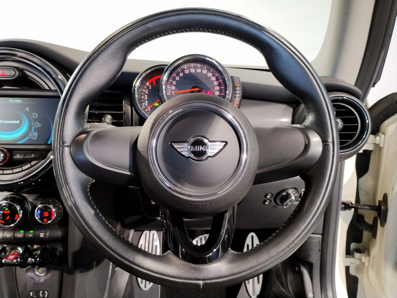 F56 COOPER D (AT)