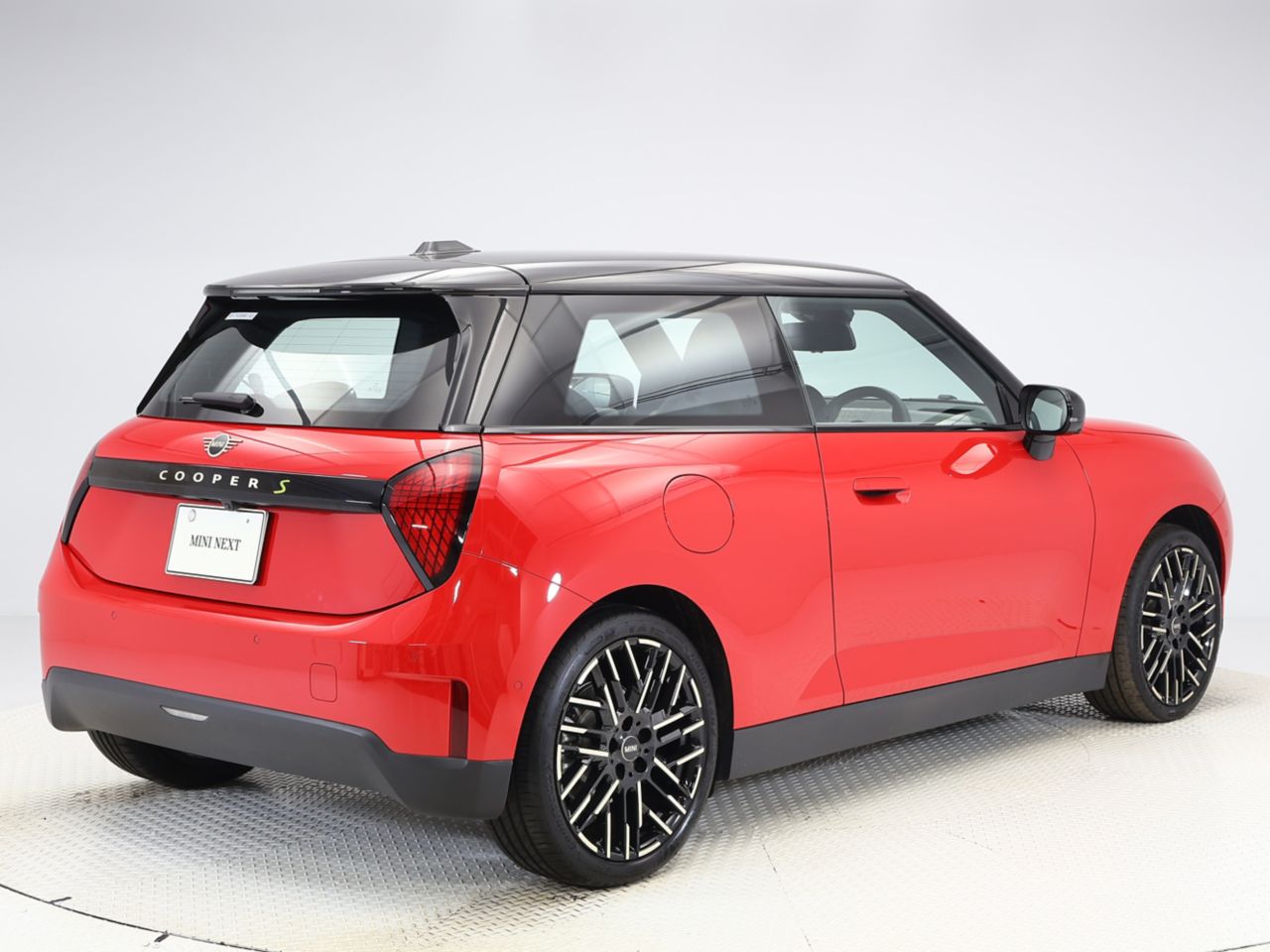 J01 MINI Cooper SE
