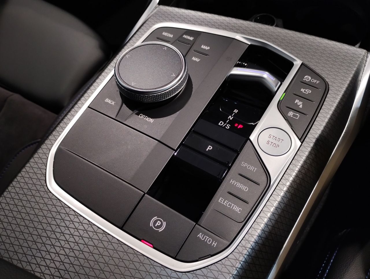 G20 330e Saloon LCI RHD MX