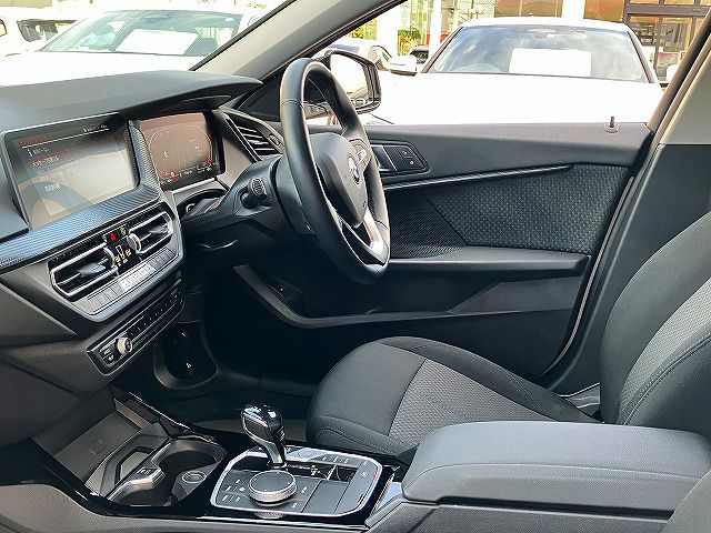 F40 118d Sports Hatch 5-door B47 2.0d