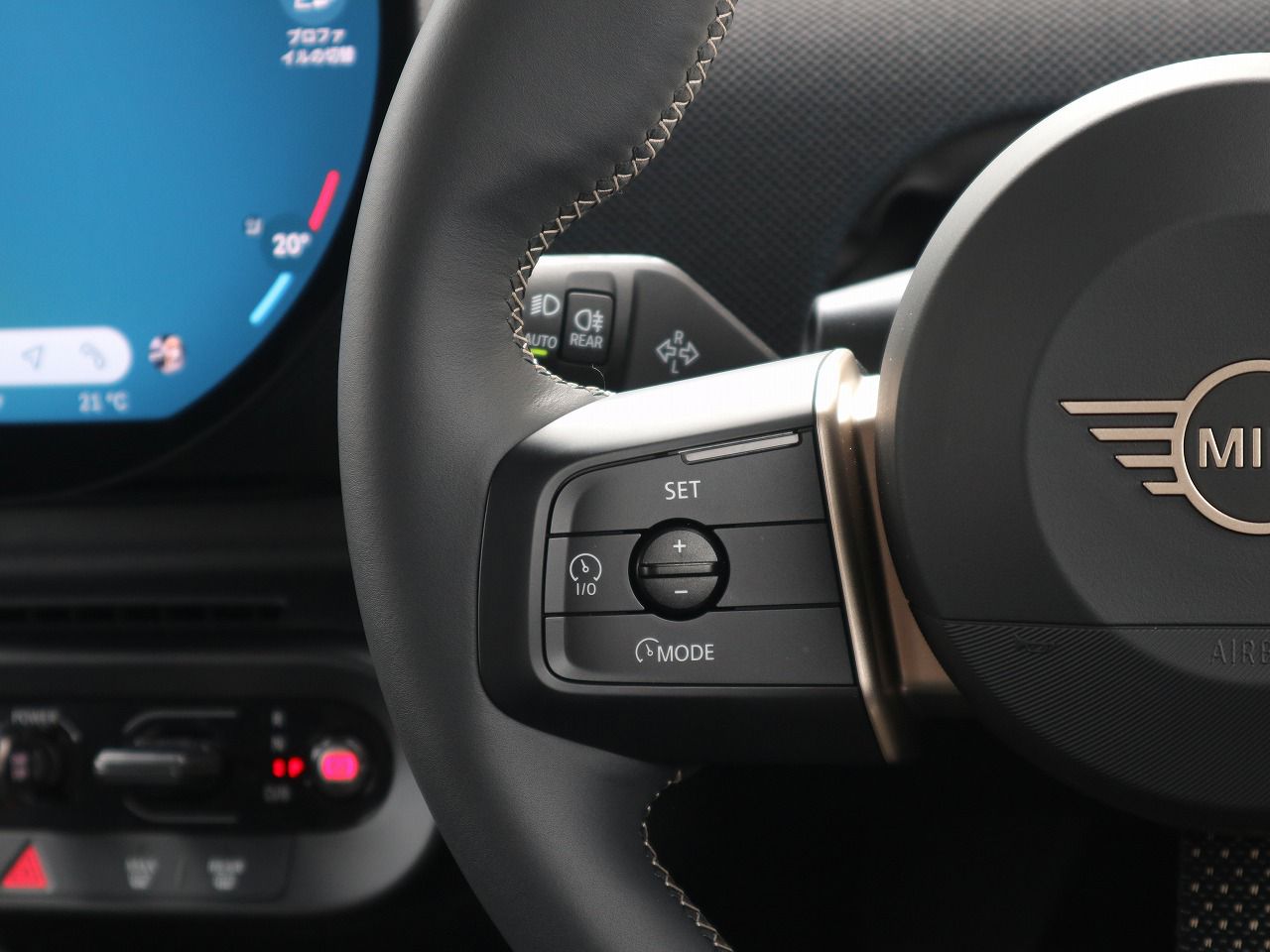 J01 MINI Cooper SE
