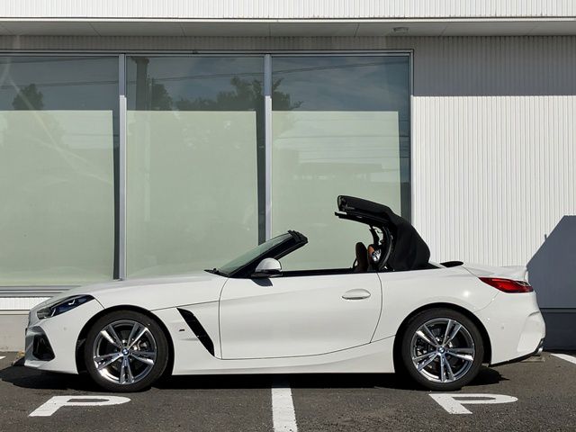 G29 z4 sDrive20i RHD