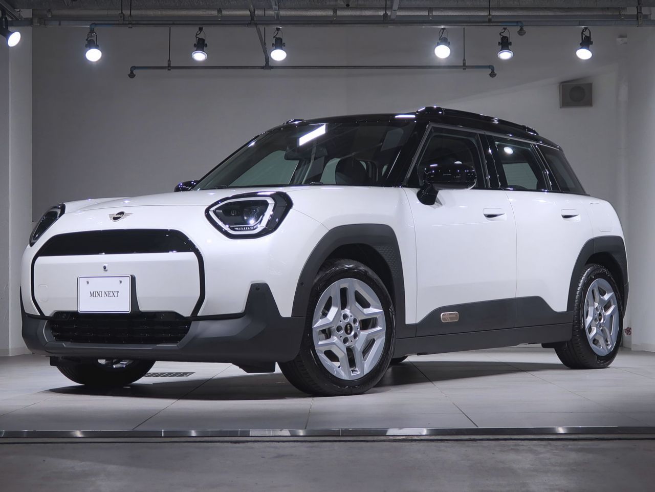 THE NEW ALL-ELECTRIC MINI ACEMAN E