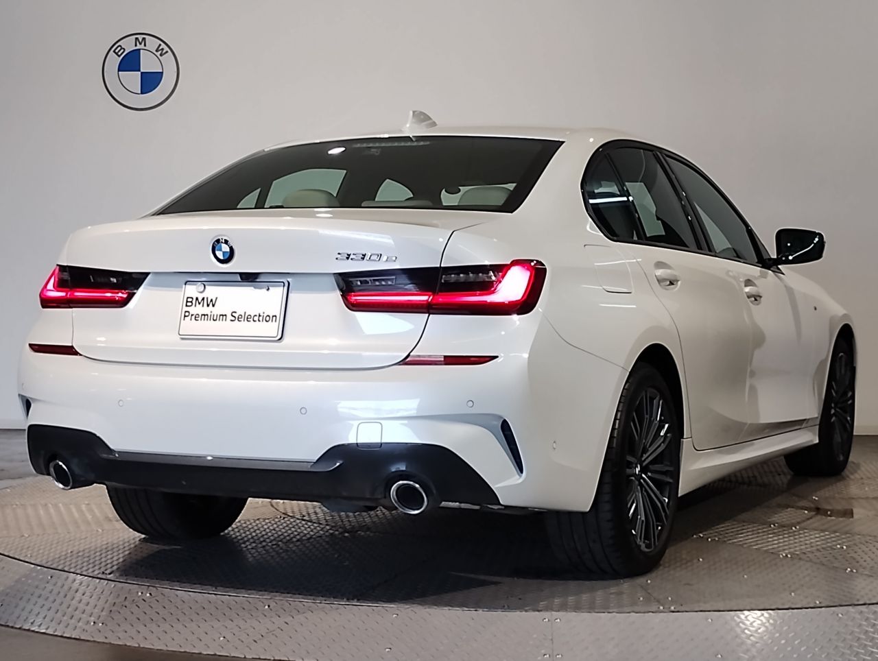 G20 330e Saloon RHD
