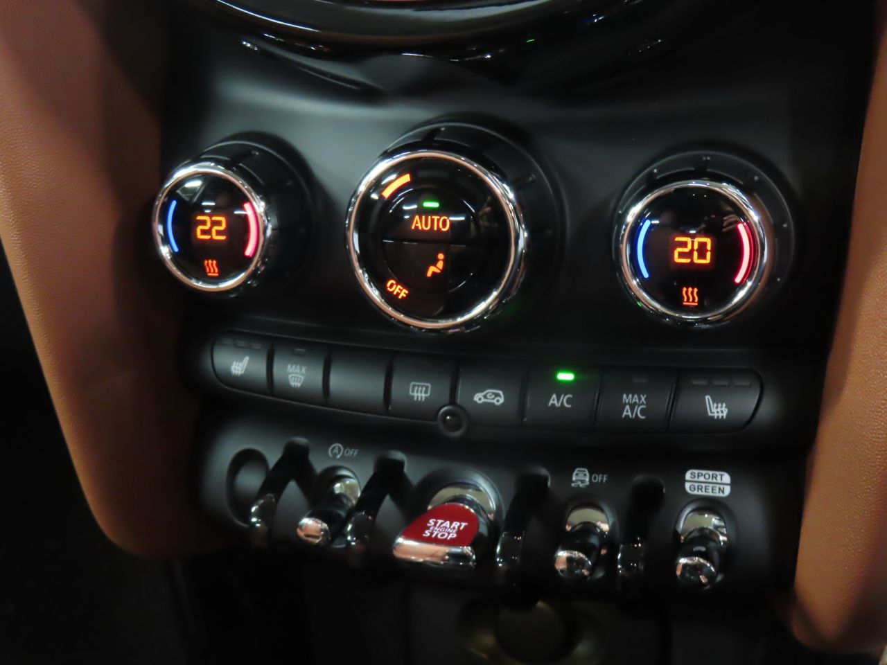 MINI COOPER D 5 DOOR.