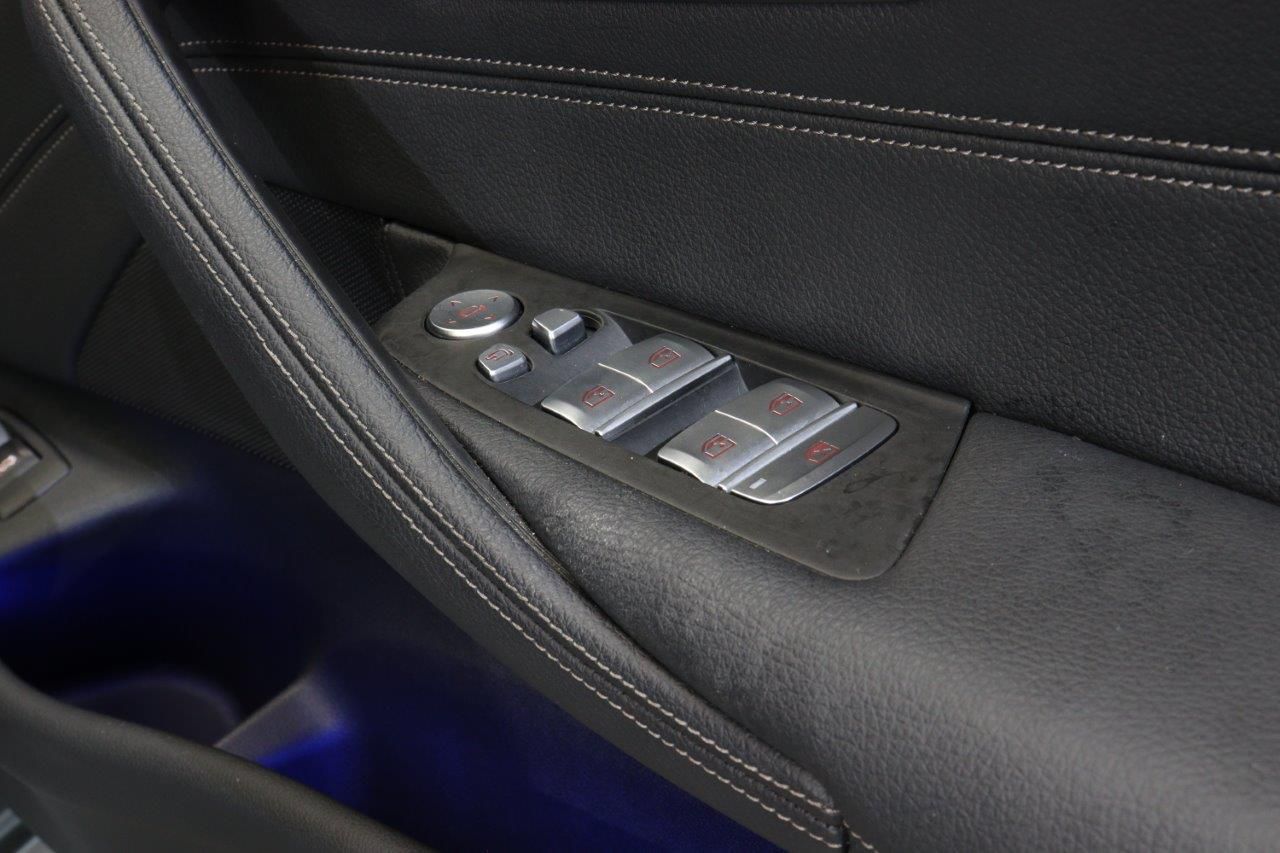 520d xDrive Sedan RHD