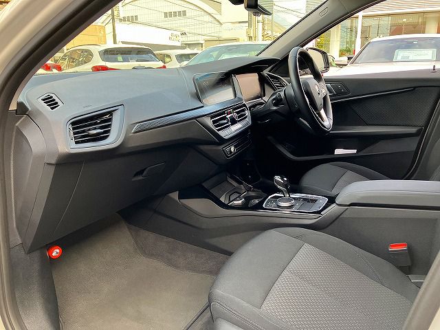 F40 118d Sports Hatch 5-door B47 2.0d