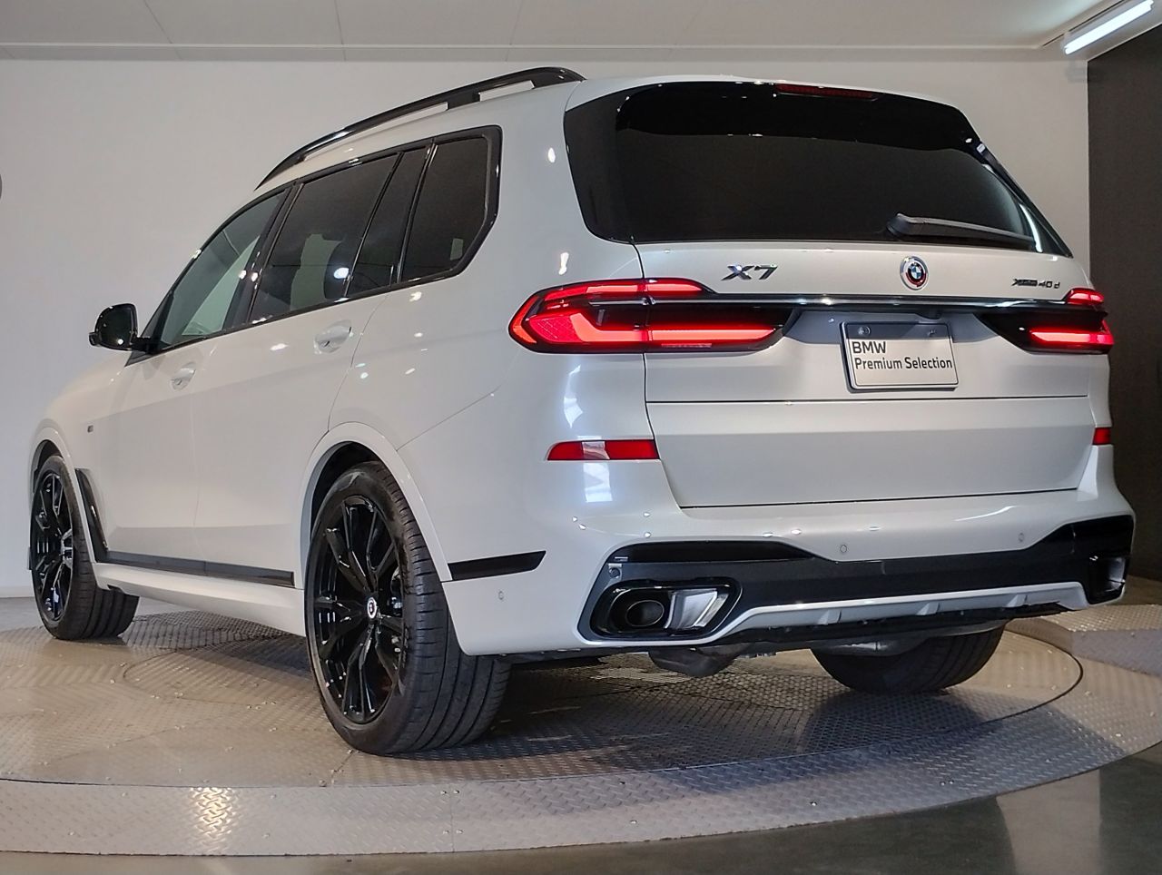X7 xDrive40d RHD US