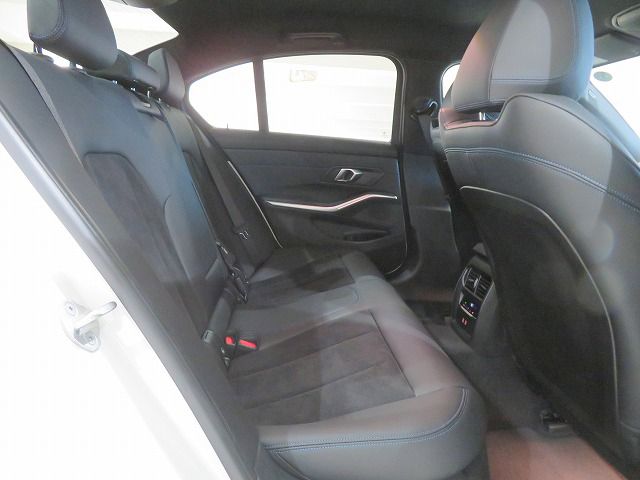 G20 320i Saloon LCI RHD MX